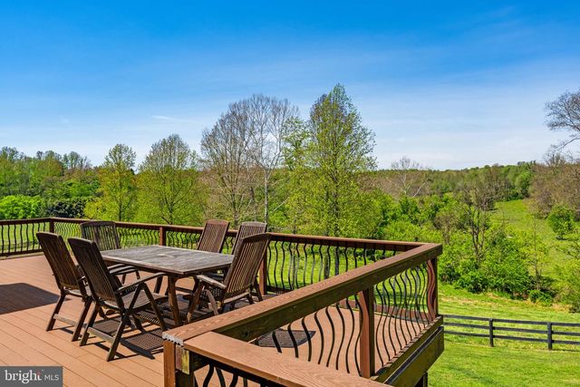 7312 OAK LN, Marshall, VA 20115