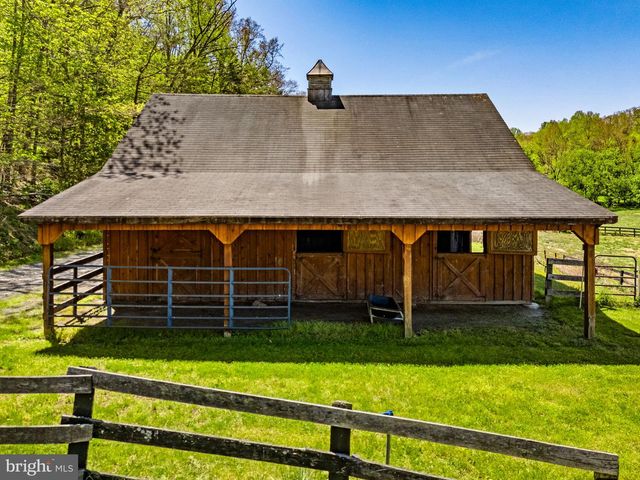 7312 OAK LN, Marshall, VA 20115