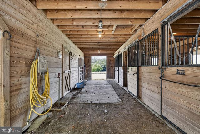 7312 OAK LN, Marshall, VA 20115