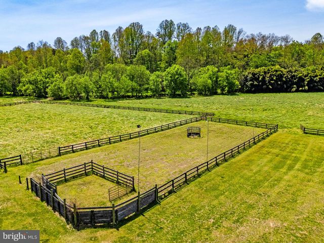 7312 OAK LN, Marshall, VA 20115
