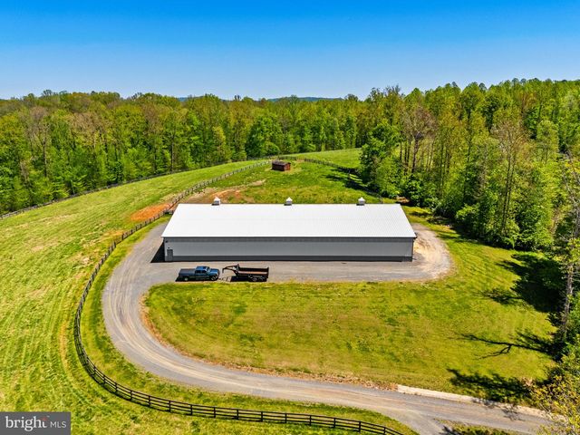 7312 OAK LN, Marshall, VA 20115