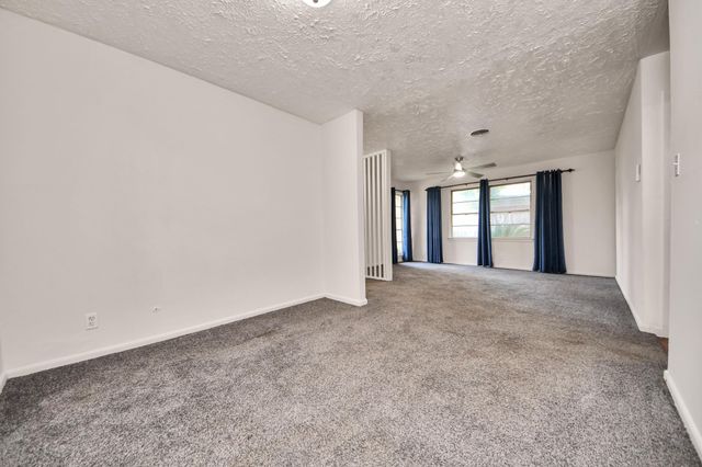 2703 Knotty Oaks Trail, Houston, TX 77045