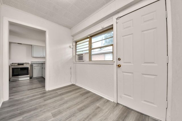 2703 Knotty Oaks Trail, Houston, TX 77045