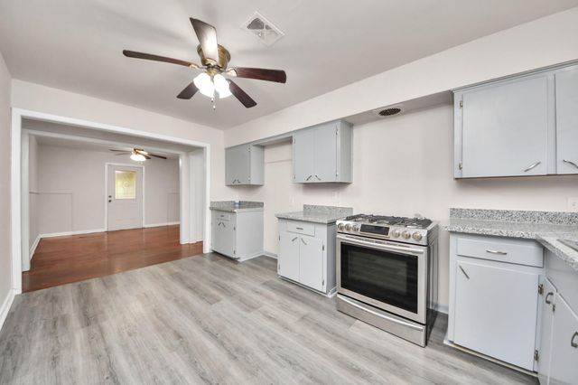 2703 Knotty Oaks Trail, Houston, TX 77045