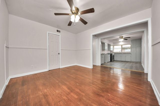 2703 Knotty Oaks Trail, Houston, TX 77045