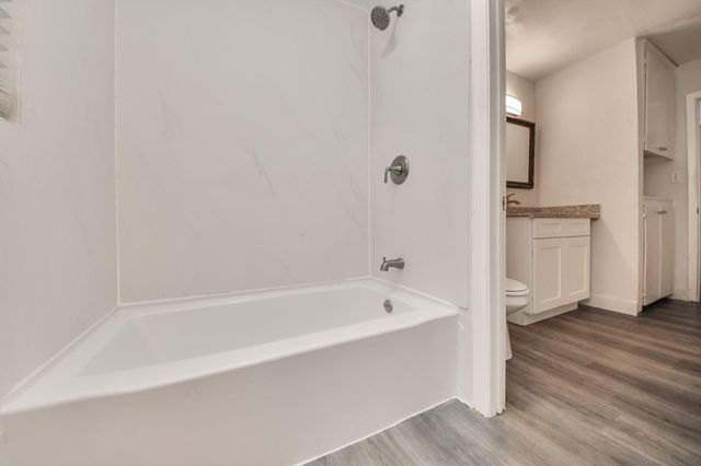 2703 Knotty Oaks Trail, Houston, TX 77045