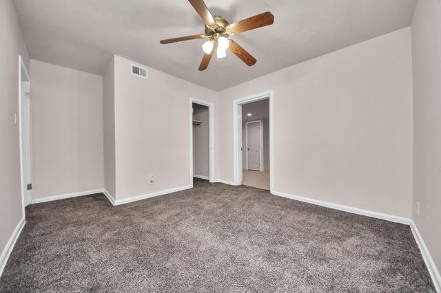 2703 Knotty Oaks Trail, Houston, TX 77045
