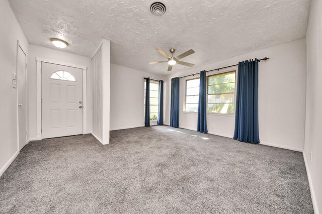 2703 Knotty Oaks Trail, Houston, TX 77045