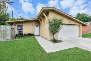 2703 Knotty Oaks Trail, Houston, TX 77045