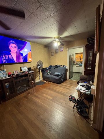 702 Gresham Street, Baytown, TX 77520