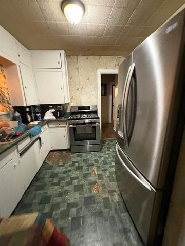 702 Gresham Street, Baytown, TX 77520