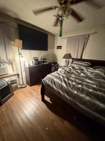 702 Gresham Street, Baytown, TX 77520