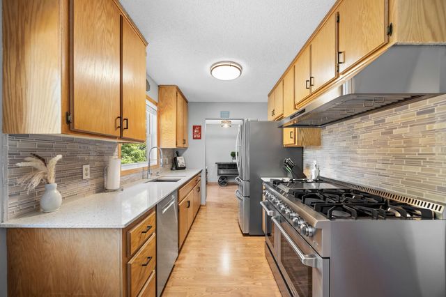 11030 135th Circle N, Champlin, MN 55316