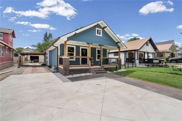 2215 Elizabeth Avenue, Kansas City, KS 66102