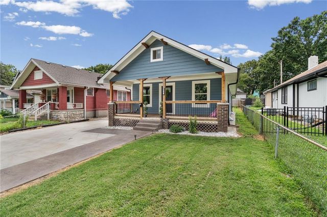 2215 Elizabeth Avenue, Kansas City, KS 66102