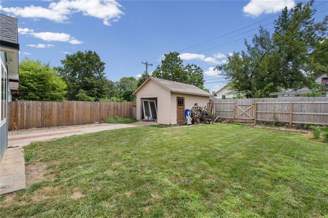 2215 Elizabeth Avenue, Kansas City, KS 66102