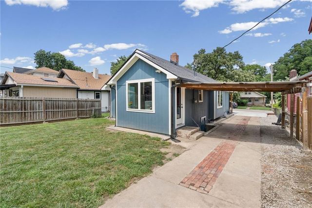 2215 Elizabeth Avenue, Kansas City, KS 66102