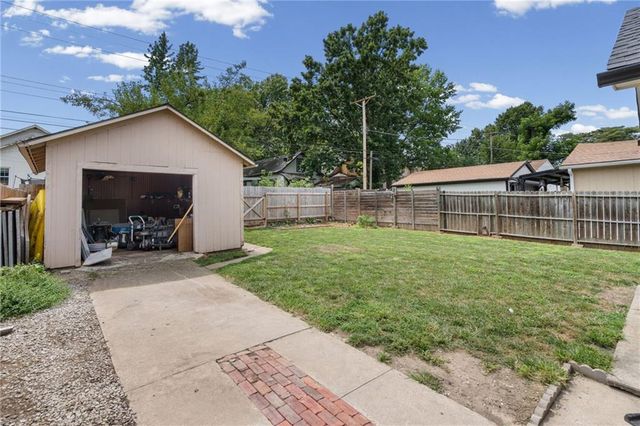 2215 Elizabeth Avenue, Kansas City, KS 66102