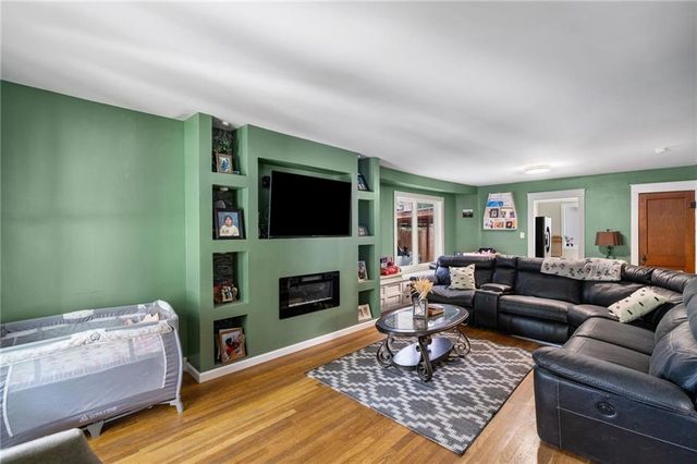 2215 Elizabeth Avenue, Kansas City, KS 66102