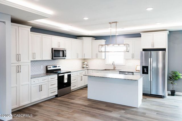 775 VINE DRIVE, Holts Summit, MO 65043