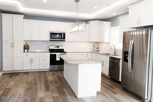 775 VINE DRIVE, Holts Summit, MO 65043