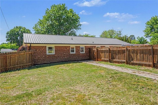 264 Beckford Drive, Lexington, NC 27295