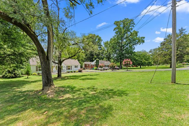 714 Greymont Dr, Nashville, TN 37217