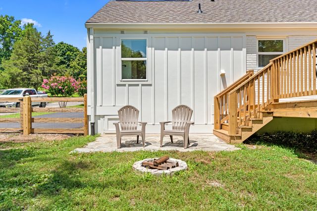 714 Greymont Dr, Nashville, TN 37217