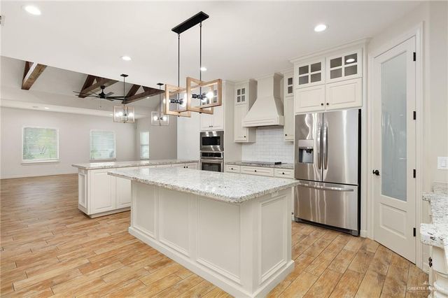 803 W Iroquois Avenue, Pharr, TX 78577