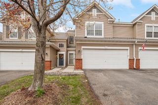 2816 Spy Glass Drive 1713, Chaska, MN 55318