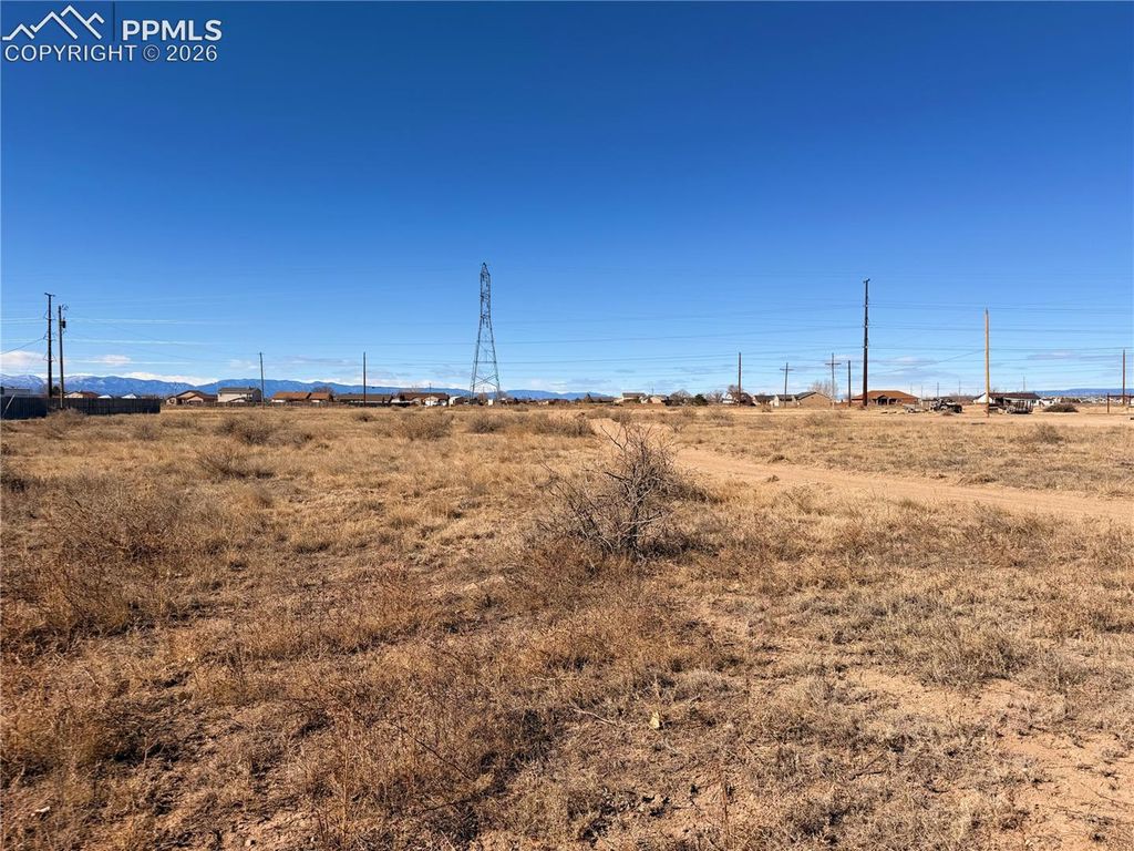 547 N Canvas Drive, Pueblo, CO 81007 — exterior