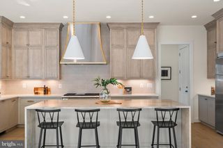 8619 REDWOOD, Vienna, VA 22180