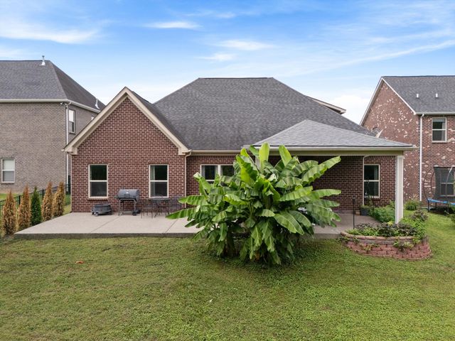 108 Gulfstream Dr, Gallatin, TN 37066