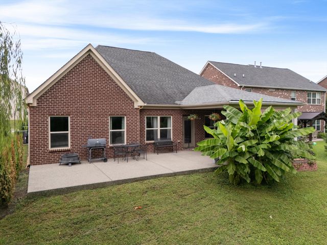 108 Gulfstream Dr, Gallatin, TN 37066