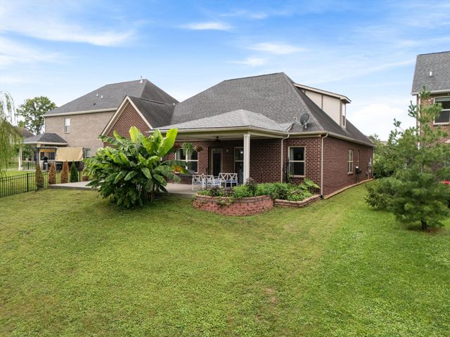 108 Gulfstream Dr, Gallatin, TN 37066