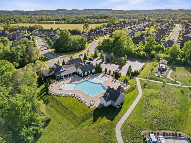 108 Gulfstream Dr, Gallatin, TN 37066