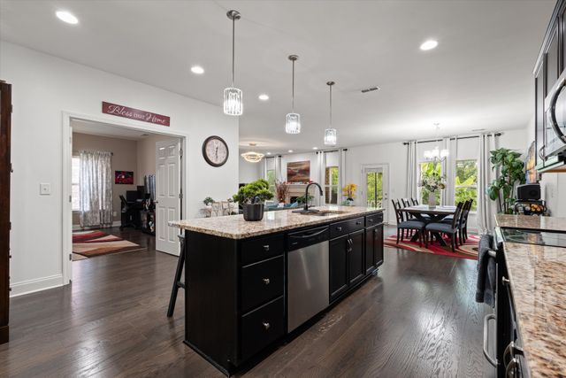 108 Gulfstream Dr, Gallatin, TN 37066