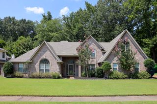 335 WALNUT GARDENS DR, Cordova, TN 38018