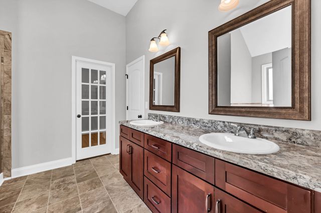 971 Cherry Blossom Ln, Clarksville, TN 37040