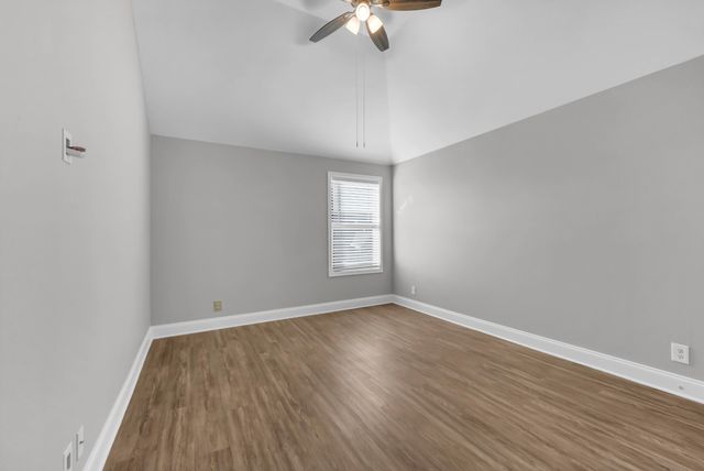 971 Cherry Blossom Ln, Clarksville, TN 37040