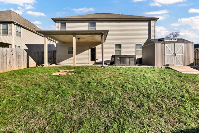 971 Cherry Blossom Ln, Clarksville, TN 37040