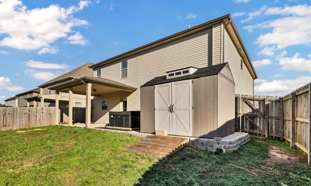 971 Cherry Blossom Ln, Clarksville, TN 37040