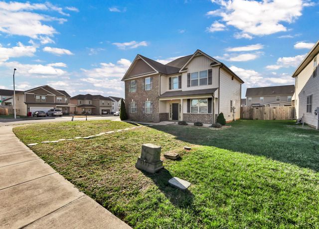 971 Cherry Blossom Ln, Clarksville, TN 37040