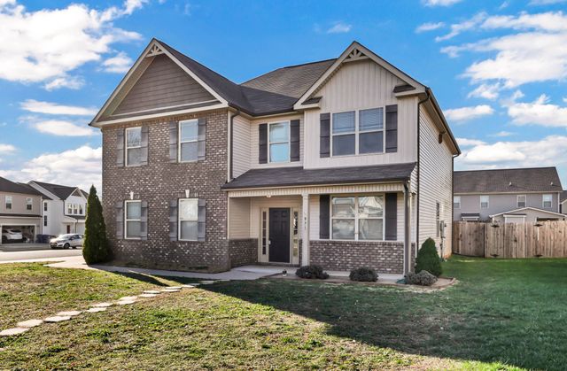 971 Cherry Blossom Ln, Clarksville, TN 37040