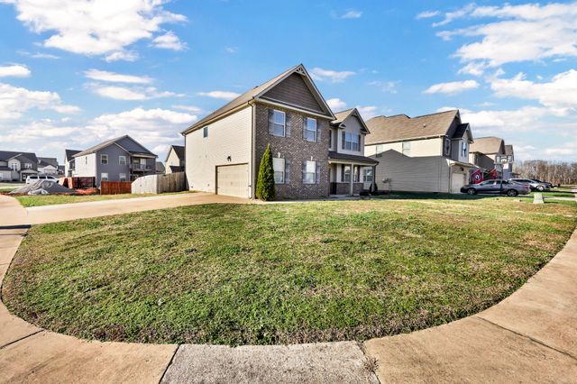 971 Cherry Blossom Ln, Clarksville, TN 37040