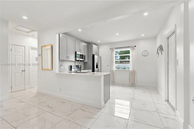 133 SW 22nd Terrace, Fort Lauderdale, FL 33312
