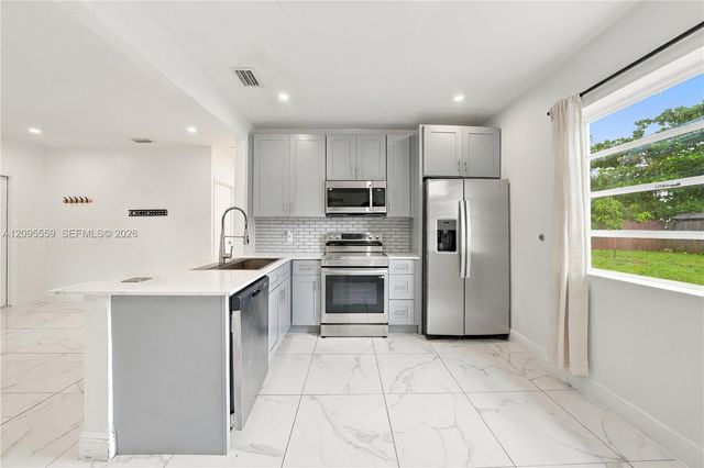 133 SW 22nd Terrace, Fort Lauderdale, FL 33312