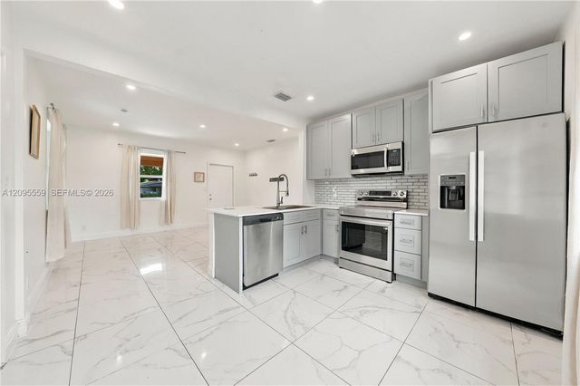 133 SW 22nd Terrace, Fort Lauderdale, FL 33312