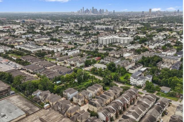 1421 W 26th Street Unit F, Houston, TX 77008