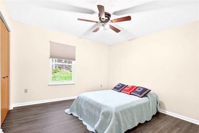 419 Shady Ridge Dr, Monroeville, PA 15146